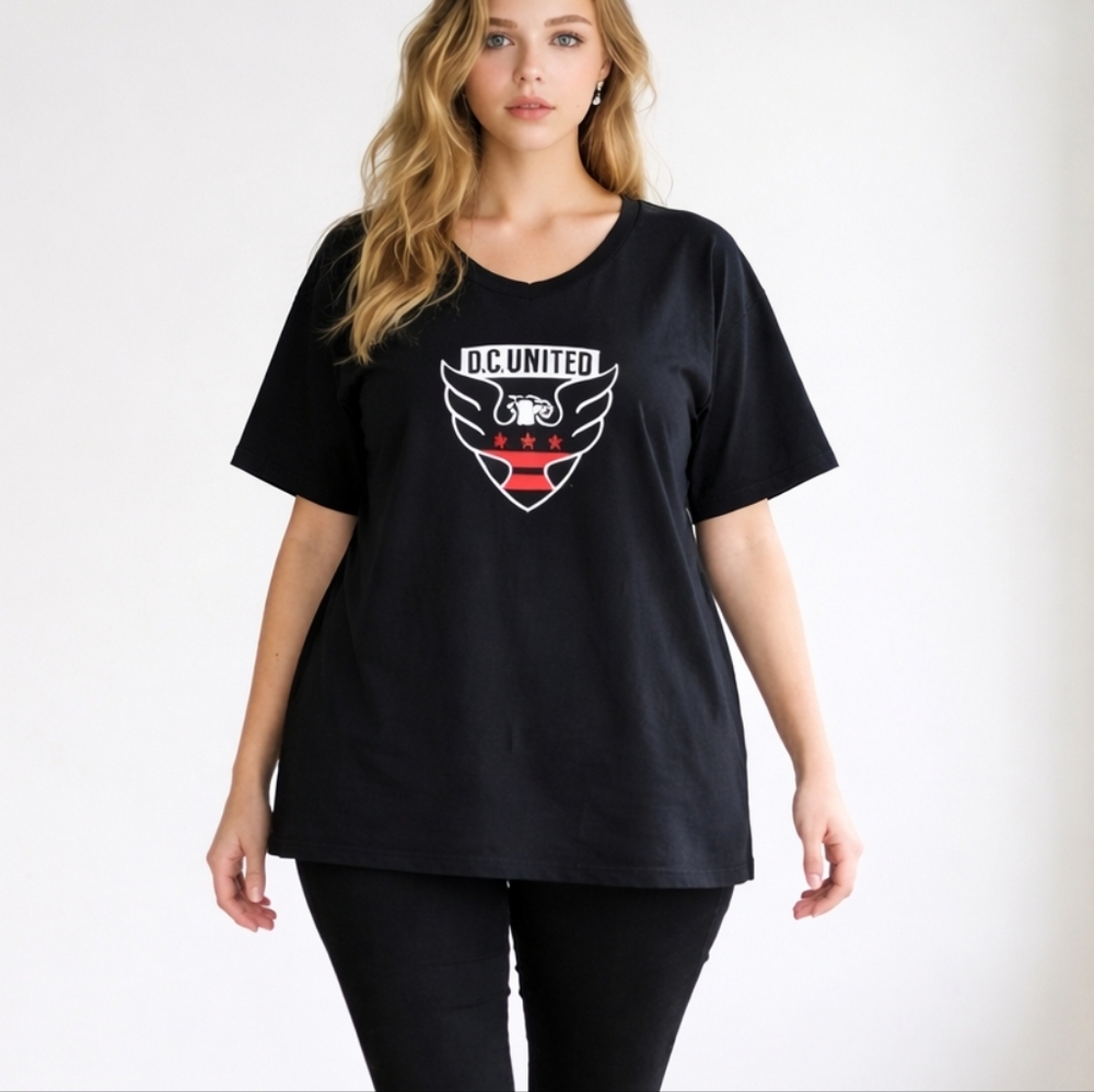 D.C. United V‑Neck T‑Shirt Size XXL • 100% Cotton • Official MLS • NWT